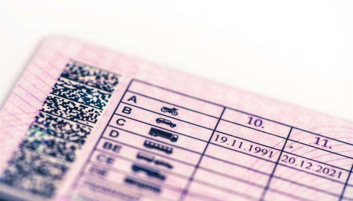 Come leggere la patente di guida