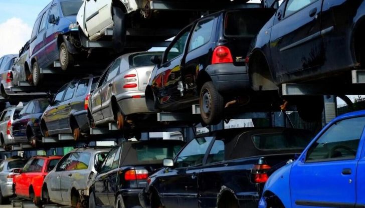 Come rottamare auto: costi, procedura e documenti - Foto 5 di 13