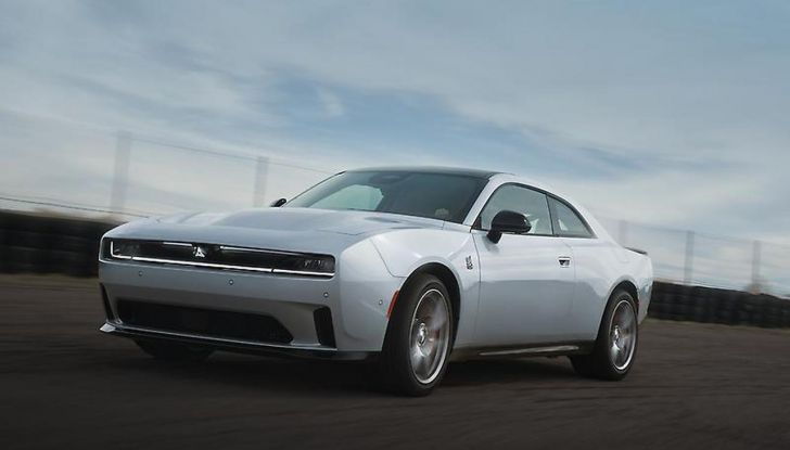 Dodge Charger arriva in Europa e Medio Oriente nel 2025: tutti i dettagli - Foto 17 di 80
