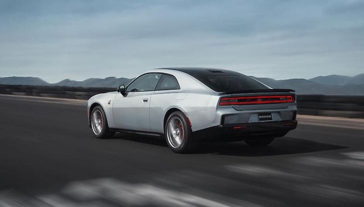 Dodge Charger arriva in Europa e Medio Oriente nel 2025: tutti i dettagli - Foto 20 di 80