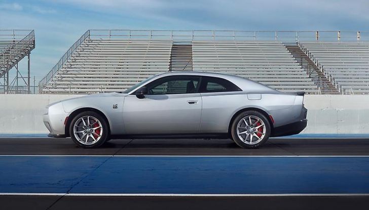 Dodge Charger arriva in Europa e Medio Oriente nel 2025: tutti i dettagli - Foto 9 di 80