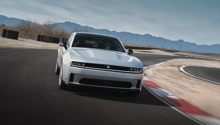 Dodge Charger arriva in Europa e Medio Oriente nel 2025: tutti i dettagli - Foto 18 di 80