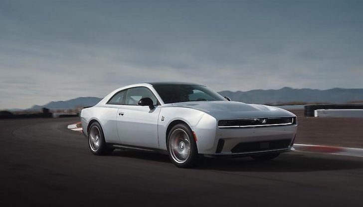 Dodge Charger arriva in Europa e Medio Oriente nel 2025: tutti i dettagli - Foto 19 di 80