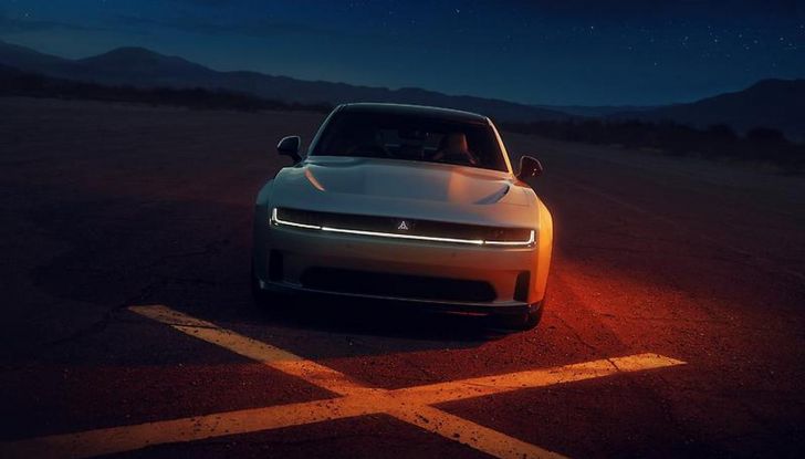Dodge Charger arriva in Europa e Medio Oriente nel 2025: tutti i dettagli - Foto 11 di 80
