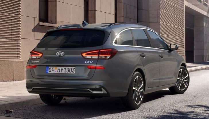 Hyundai i30 2024: caratteristiche, design e abitacolo del nuovo restyling - Foto 25 di 41