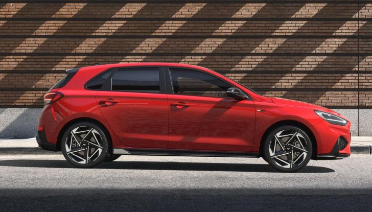 Hyundai i30 2024: caratteristiche, design e abitacolo del nuovo restyling - Foto 9 di 41