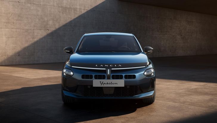 Lancia Ypsilon Edizione Limitata Cassina: al via agli ordini in Italia in due versioni - Foto 9 di 11