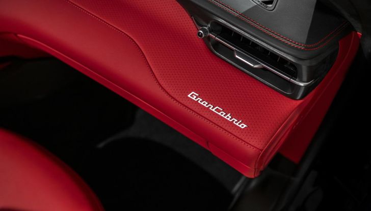 Maserati GranCabrio 2025: caratteristiche, design, abitacolo e motore - Foto 4 di 12