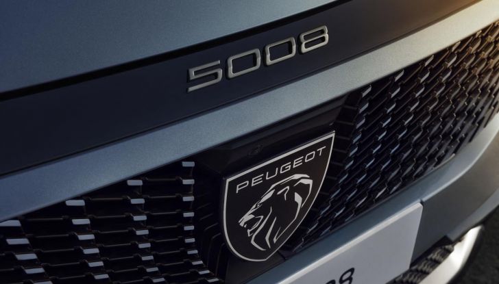 Peugeot E-5008 2025: caratteristiche, design, abitacolo, versioni e autonomia - Foto 26 di 58