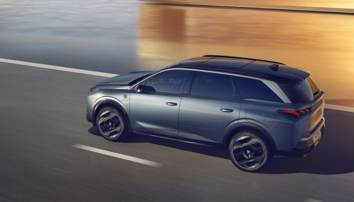 Peugeot E-5008 2025: caratteristiche, design, abitacolo, versioni e autonomia - Foto 53 di 58