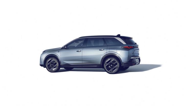 Peugeot E-5008 2025: caratteristiche, design, abitacolo, versioni e autonomia - Foto 51 di 58