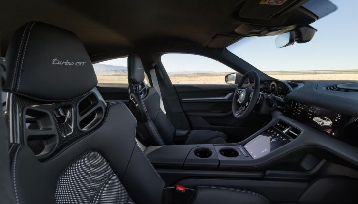 Porsche Taycan Turbo GT: design, potenza e prestazioni - Foto 10 di 12