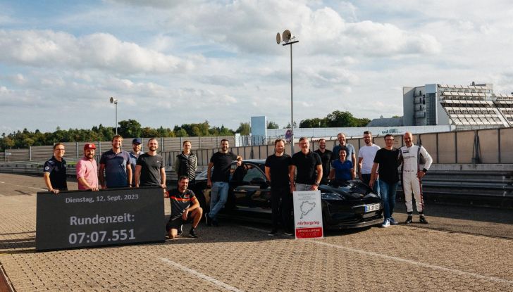 Porsche Taycan Turbo GT: design, potenza e prestazioni - Foto 8 di 12