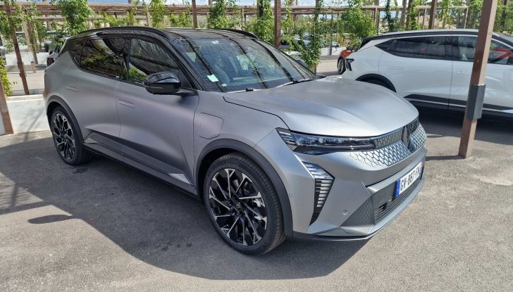 Renault Scenic E-Tech Electric prova su strada, consumi e prestazioni - Foto 2 di 11