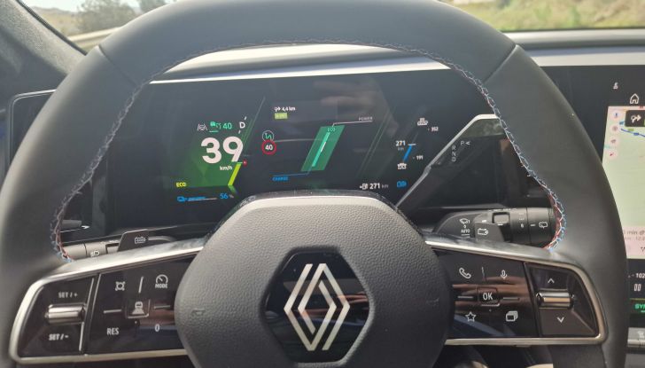 Renault Scenic E-Tech Electric prova su strada, consumi e prestazioni - Foto 11 di 11