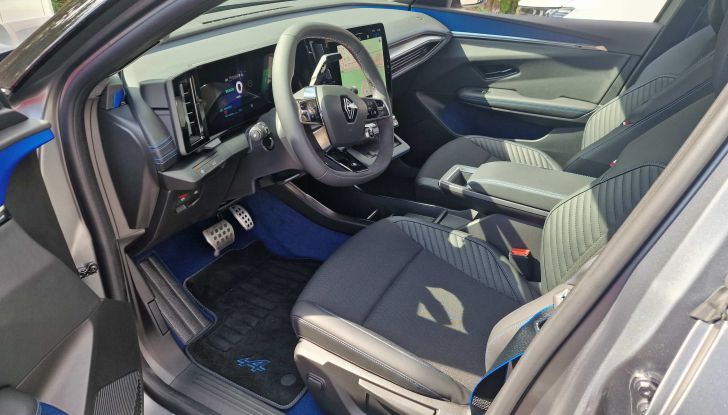 Renault Scenic E-Tech Electric prova su strada, consumi e prestazioni - Foto 3 di 11
