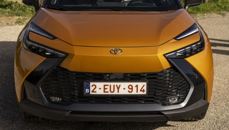 Toyota C-HR Plug-in Hybrid 220