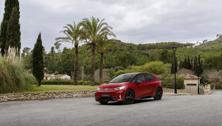 Volkswagen ID.3 GTX e ID.7 GTX Tourer: debuttano le due nuove sportive elettriche - Foto 33 di 85