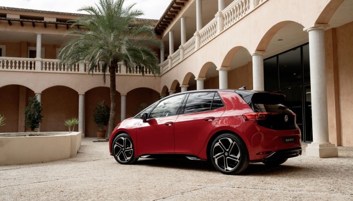 Volkswagen ID.3 GTX e ID.7 GTX Tourer: debuttano le due nuove sportive elettriche - Foto 10 di 85