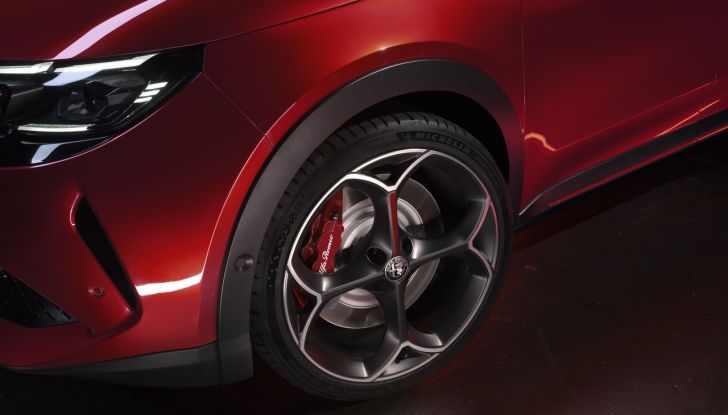 Alfa Romeo Milano: caratteristiche, design, abitacolo, motori, versioni e prezzi - Foto 14 di 48