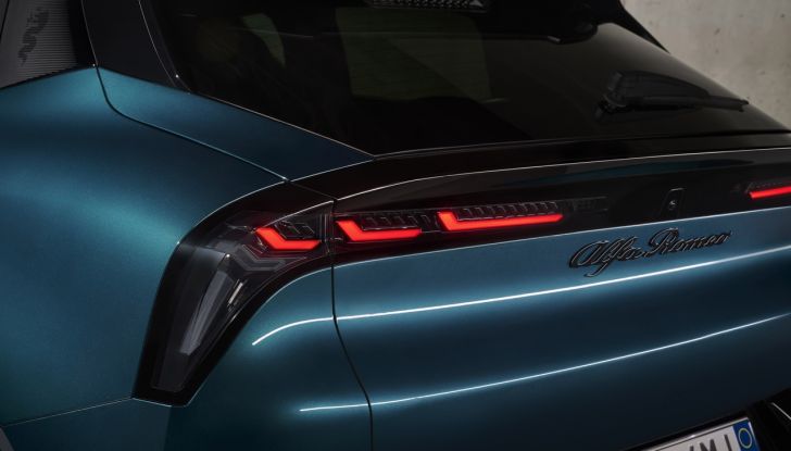 Alfa Romeo Milano: caratteristiche, design, abitacolo, motori, versioni e prezzi - Foto 23 di 48