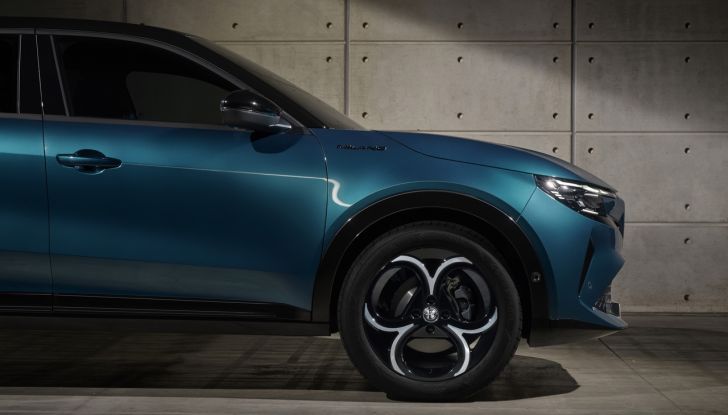 Alfa Romeo Milano: caratteristiche, design, abitacolo, motori, versioni e prezzi - Foto 24 di 48