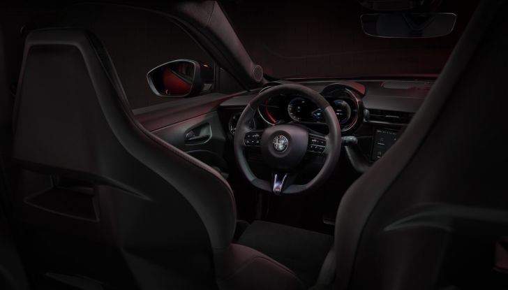 Alfa Romeo Milano: caratteristiche, design, abitacolo, motori, versioni e prezzi - Foto 29 di 48