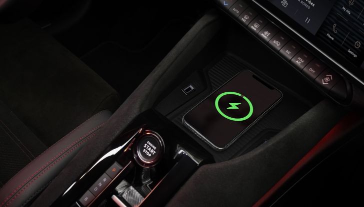 Alfa Romeo Milano: caratteristiche, design, abitacolo, motori, versioni e prezzi - Foto 33 di 48