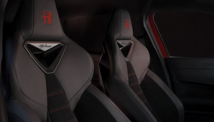 Alfa Romeo Milano: caratteristiche, design, abitacolo, motori, versioni e prezzi - Foto 34 di 48