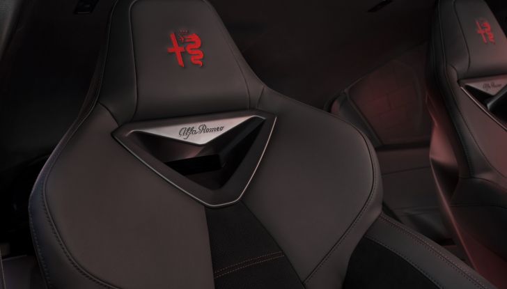 Alfa Romeo Milano: caratteristiche, design, abitacolo, motori, versioni e prezzi - Foto 35 di 48
