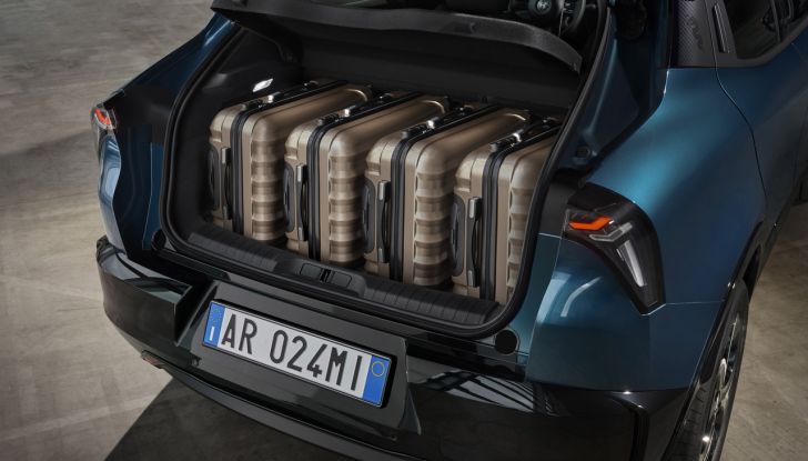 Alfa Romeo Milano: caratteristiche, design, abitacolo, motori, versioni e prezzi - Foto 40 di 48