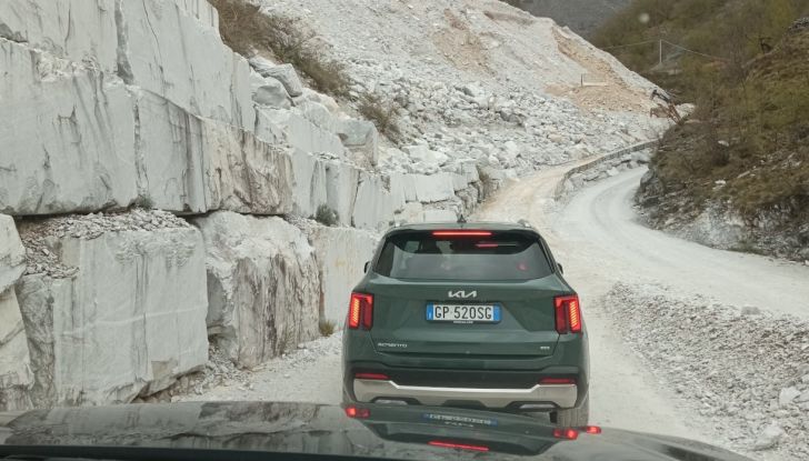 Kia Sorento MY2024 prova su strada tra le strade toscane - Foto 23 di 28