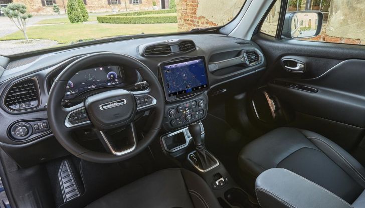 Jeep Compass e Renegade e-Hybrid 2024: caratteristiche, design, abitacolo e motore - Foto 29 di 38