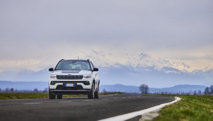 Jeep Compass e Renegade e-Hybrid 2024: caratteristiche, design, abitacolo e motore - Foto 18 di 38