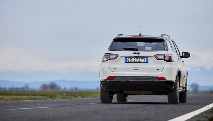 Jeep Compass e Renegade e-Hybrid 2024: caratteristiche, design, abitacolo e motore - Foto 17 di 38