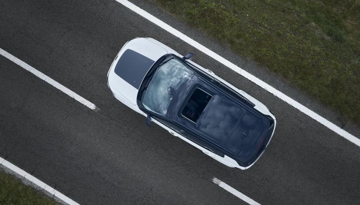 Jeep Compass e Renegade e-Hybrid 2024: caratteristiche, design, abitacolo e motore - Foto 13 di 38