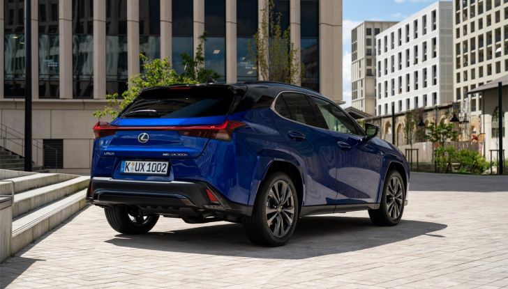 Lexus UX 300h: il crossover si aggiorna con l’arrivo del model year 2024 - Foto 7 di 136