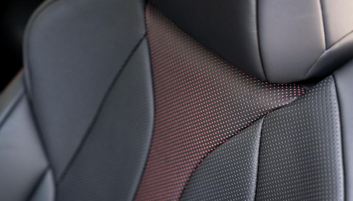 Lexus UX 300h: il crossover si aggiorna con l’arrivo del model year 2024 - Foto 35 di 136