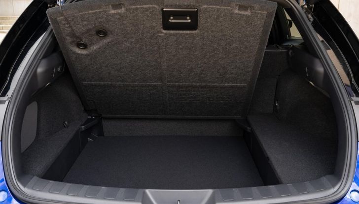 Lexus UX 300h: il crossover si aggiorna con l’arrivo del model year 2024 - Foto 40 di 136