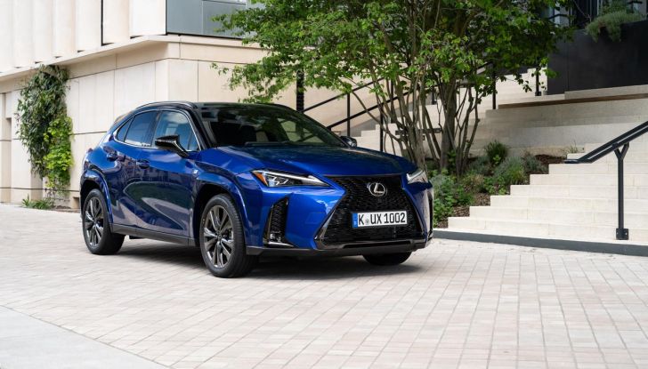 Lexus UX 300h: il crossover si aggiorna con l’arrivo del model year 2024 - Foto 4 di 136