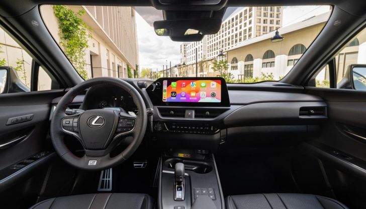 Lexus UX 300h: il crossover si aggiorna con l’arrivo del model year 2024 - Foto 25 di 136