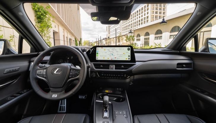 Lexus UX 300h: il crossover si aggiorna con l’arrivo del model year 2024 - Foto 26 di 136