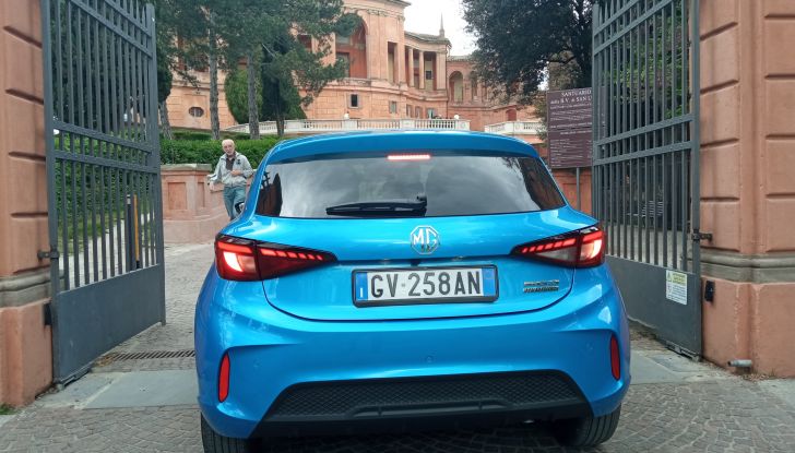 MG3 Hybrid+ prova su strada, prezzi e prestazioni - Foto 12 di 17