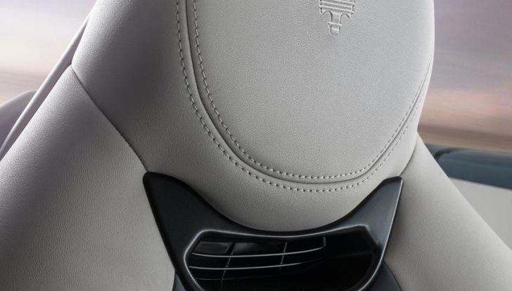 Maserati GranCabrio Folgore: caratteristiche, design, abitacolo, motore, prestazioni e autonomia - Foto 50 di 61