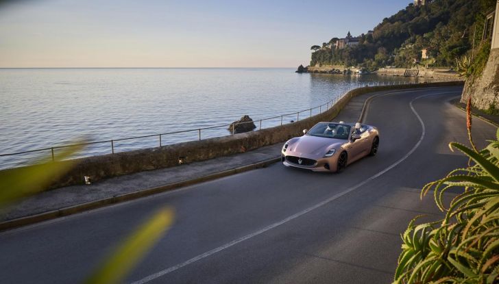 Maserati GranCabrio Folgore: caratteristiche, design, abitacolo, motore, prestazioni e autonomia - Foto 60 di 61