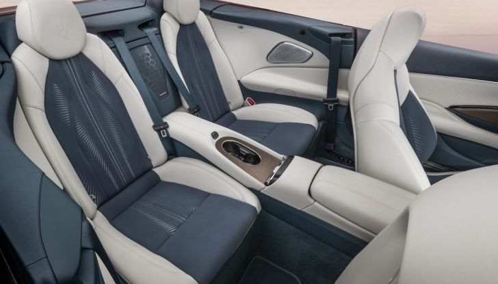 Maserati GranCabrio Folgore: caratteristiche, design, abitacolo, motore, prestazioni e autonomia - Foto 36 di 61