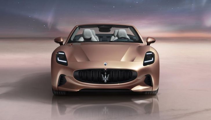 Maserati GranCabrio Folgore: caratteristiche, design, abitacolo, motore, prestazioni e autonomia - Foto 19 di 61