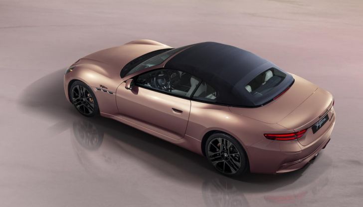 Maserati GranCabrio Folgore: caratteristiche, design, abitacolo, motore, prestazioni e autonomia - Foto 22 di 61
