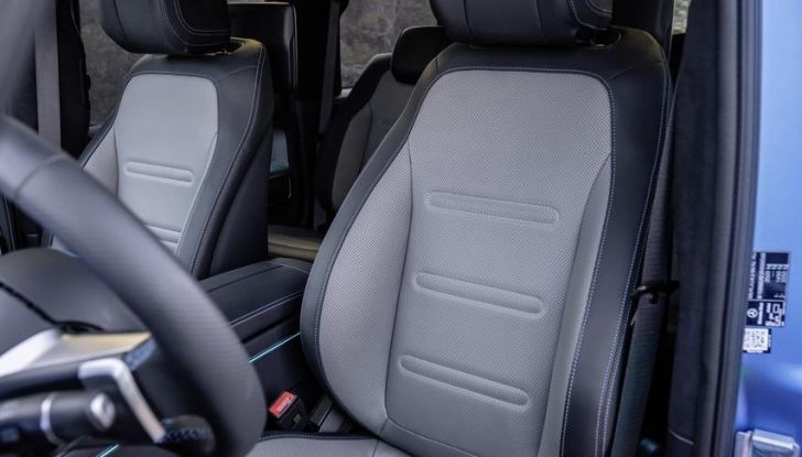 Mercedes Classe G elettrico: caratteristiche, design, abitacolo, motori, autonomia e prezzi - Foto 28 di 120