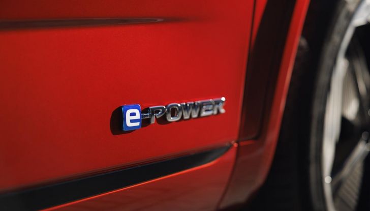 Nissan Qashqai 2024: caratteristiche, abitacolo, motori, design e novità - Foto 30 di 120